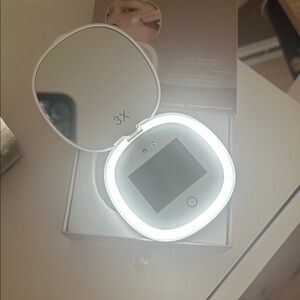 UV Camera Built-In Skincare Device